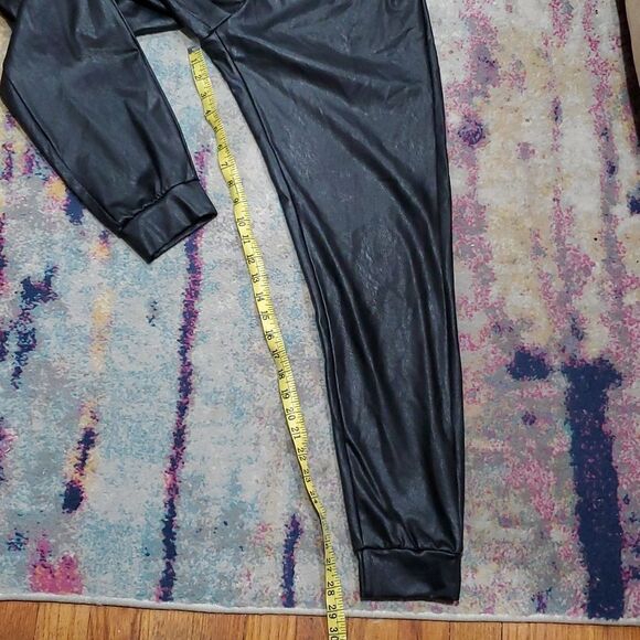 Commando Faux Leather Joggers in Black Size M - Picture 13 of 14